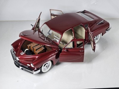 Kyosho 1:18 Tucker Torpedo 1948 rot Diecast Modellauto OVP