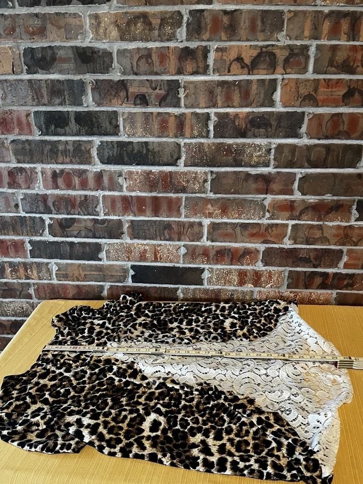 Heimish USA Women’s Brown Animal Print Lace Tunic Size:2X no material tag - Image 4 of 4