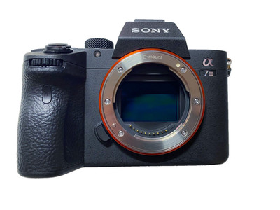 Sony A7 III - ILCE-7M3   Top Zustand nur 2057 Auslösungen   mit OVP