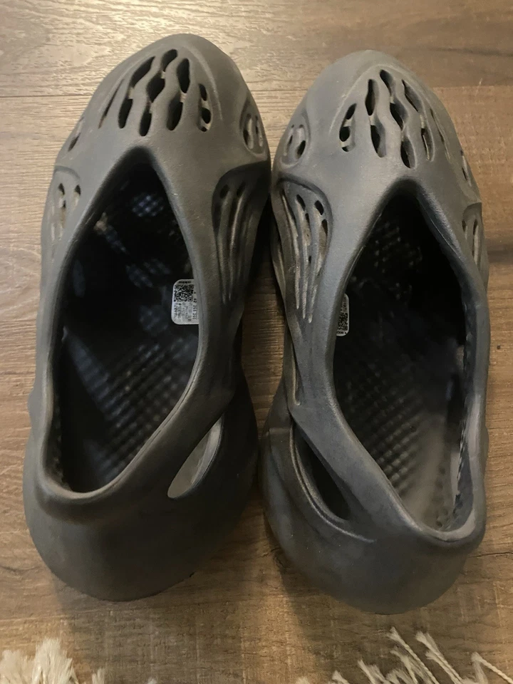 Yeezy Foam Runner Onyx Talla 8 Foto 2 de 4