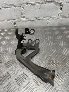 BMW 5 F10 Kotflügelhalter vorne rechts 7183752 2.00 Diesel 110kw 2015 21508237