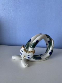 Vintage Ceramic Cat Napkin Ring Hand Painted Kitsch Figure Hairline
