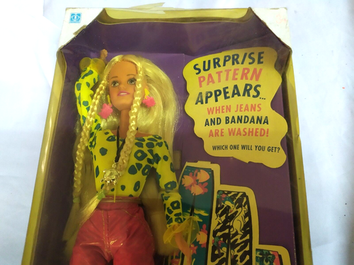 MUÑECA SINDY SURBRICE JEANS RARA DE HASBRO 1990 SIN USAR, EN CAJA - Imagen 4 de 11