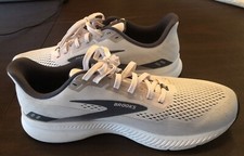 BROOKS SPEED NEUTRAL Launch Woman  s TRACK SHOES SIZE USA 12