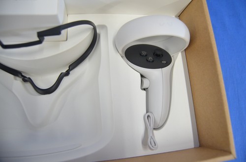 Oculus Meta Quest 2 128GB All-In-One VR Headset & Controllers Only - Picture 5 of 7