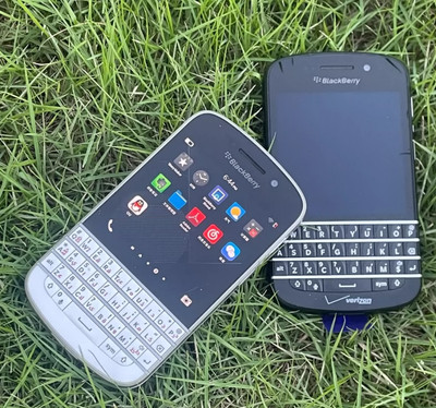 BlackBerry Q10 16GB+2GB 8MP LTE Qwerty Keyboard Unlocked Smartphone