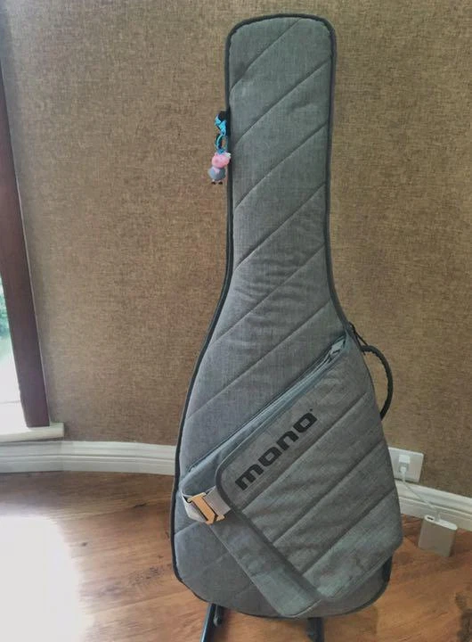 Guitarra Eléctrica Mayones Setius 7 Metallic Frozen Blue Brillo con Estuche Foto 2 de 4