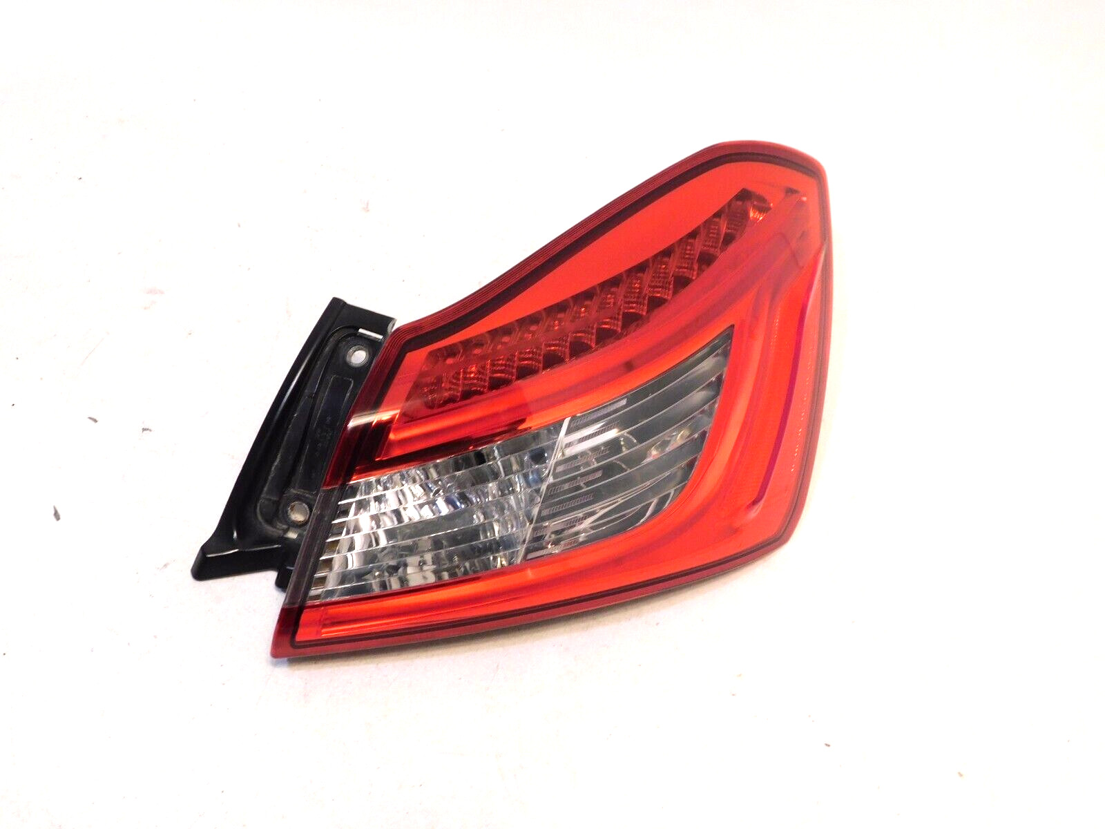 14-19 Maserati Ghibli Rear PASSENGER Side Outer Taillight Lamp RIGHT LED oem