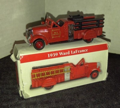 1999 Reader's Digest 1939 Ward LaFrance 1/64 Scale Die-Cast MIB C-3.0
