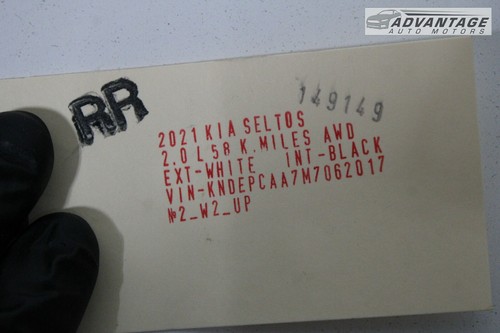 2021-2023 KIA SELTOS REAR RIGHT SIDE DOOR UPPER & LOWER HINGE SET OF 2 OEM - Picture 5 of 5
