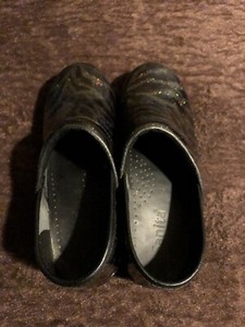 sanita nursing clogs