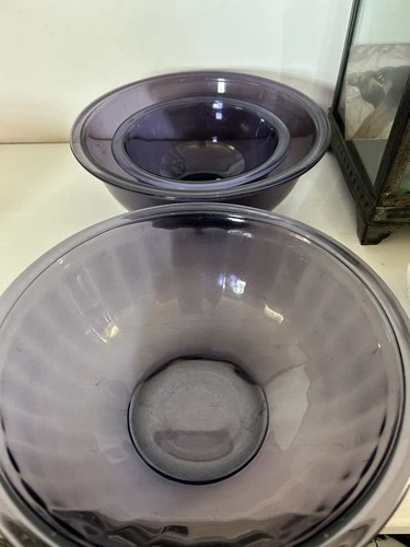 3 Vintage Pyrex Amethyst Mixing Bowls 2 1/2 qt #325 Plain, Waved. (1) #322!