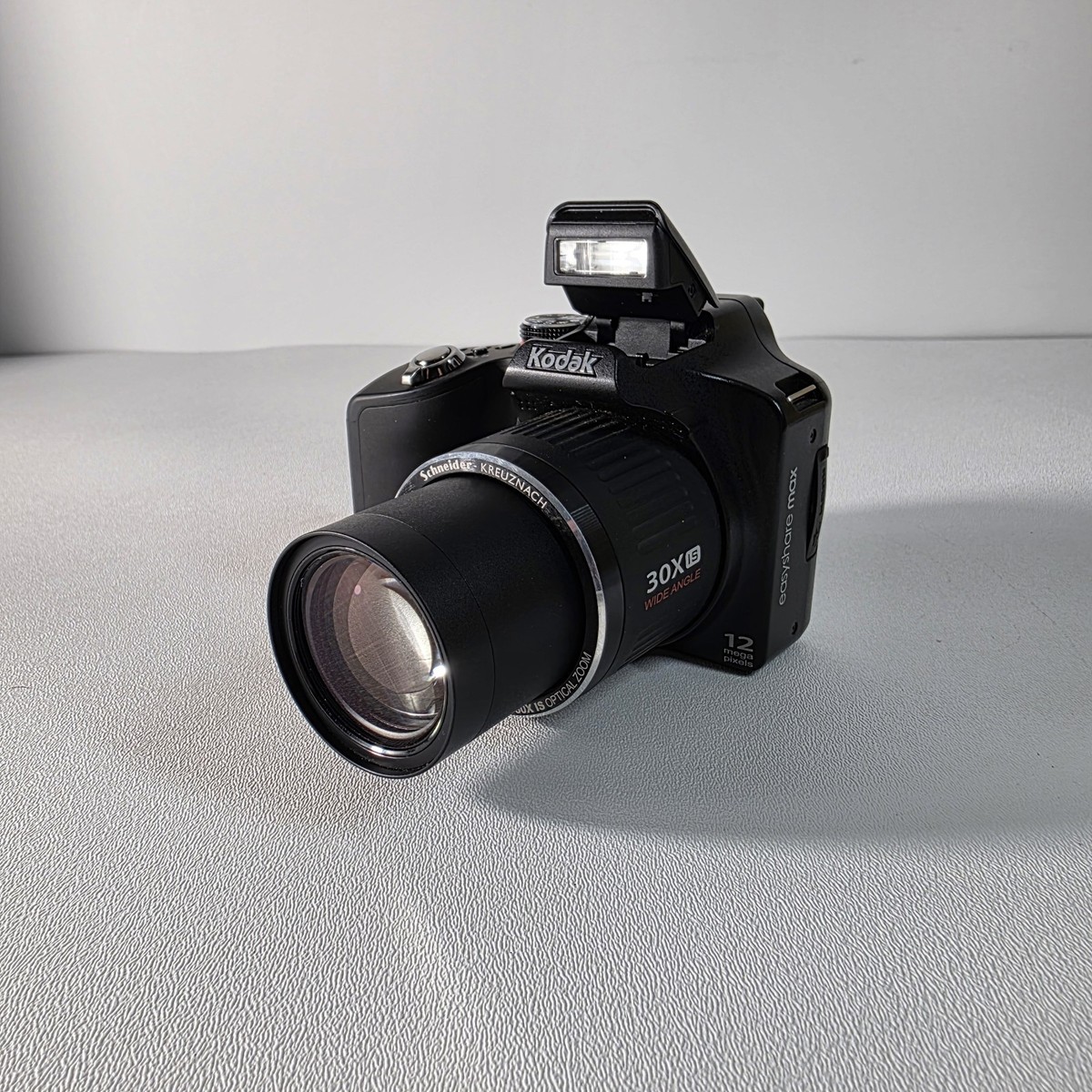 Kodak EasyShare Max Z990 Digital Camera 12.0MP Black 30X Optical