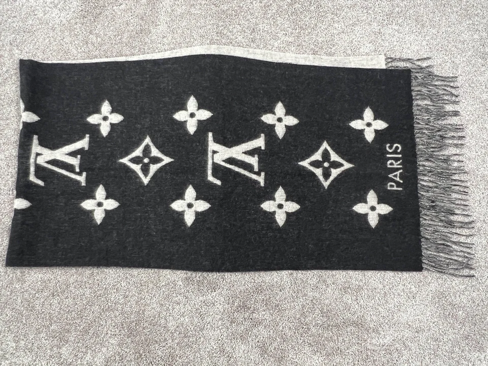 Louis Vuitton Bufanda Talla Única Negro Cachemira Monograma Reversible Italia Foto 4 de 4