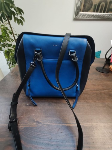 DKNY large cross body dark blue leather Bag - Picture 2 of 12