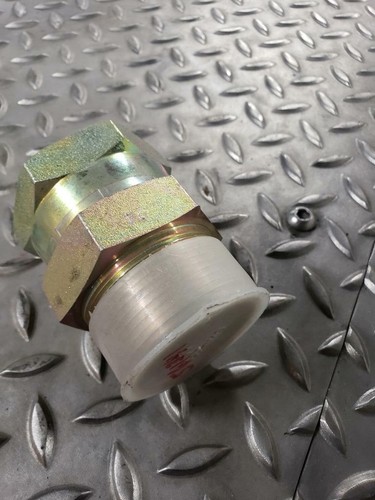 Hydraulic Pipe Swivel Adapter 1-1/2" NPT Male to 1-1/2" NPSM Female 12L14 Steel - Picture 3 of 3