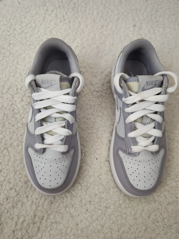 Nike Dunk Low GS Niñas Tenis 12C Gris Logo Cuero Con cordones Calce Regular Zapatos Foto 3 de 4