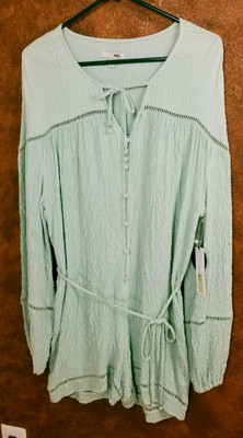 NWT Amuse Society Size M Green Rompers Beach Vida