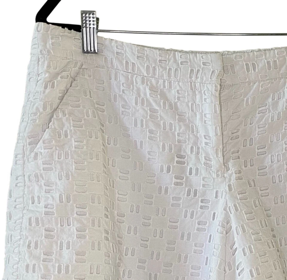 Pantalones cortos Vince Camuto blancos con ojales 100 % algodón forrados de 4 pulgadas para mujer talla 10 Foto 3 de 4