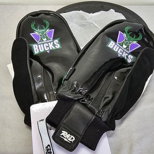 Milwaukee Bucks NBA Lab Rad 3M Thinsulate Gloves Snowboarding New Large - Picture 2 of 7
