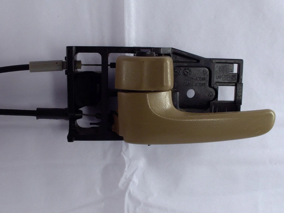 Actuador de bloqueo de pestillo de puerta izquierda conductor delantero Toyota Sequoia 2001-2007 OEM Foto 3 de 4