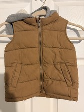 Old Navy Boys Puffer Vest with Hoodie Size 4T with Pockets and Hood