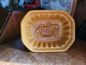 Brown Yellow Ware Pumpkin Autumn Thanksgiving Wall Baking Mold