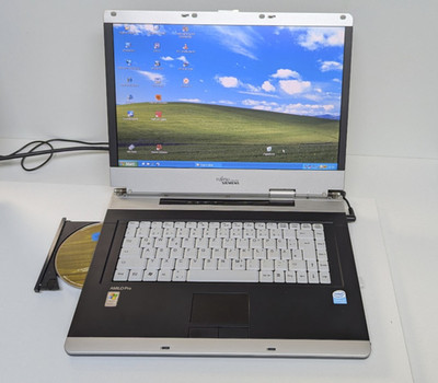 Windows XP Gaming Laptop Fujitsu Amilo Pro V2055 LM7W+ Classic Retro