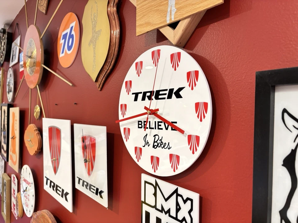 Relógio acrílico personalizado TREK Bikes FEITO À MÃO opções de cores Lotsa! Bicicletas MTB - Imagem 2 de 4