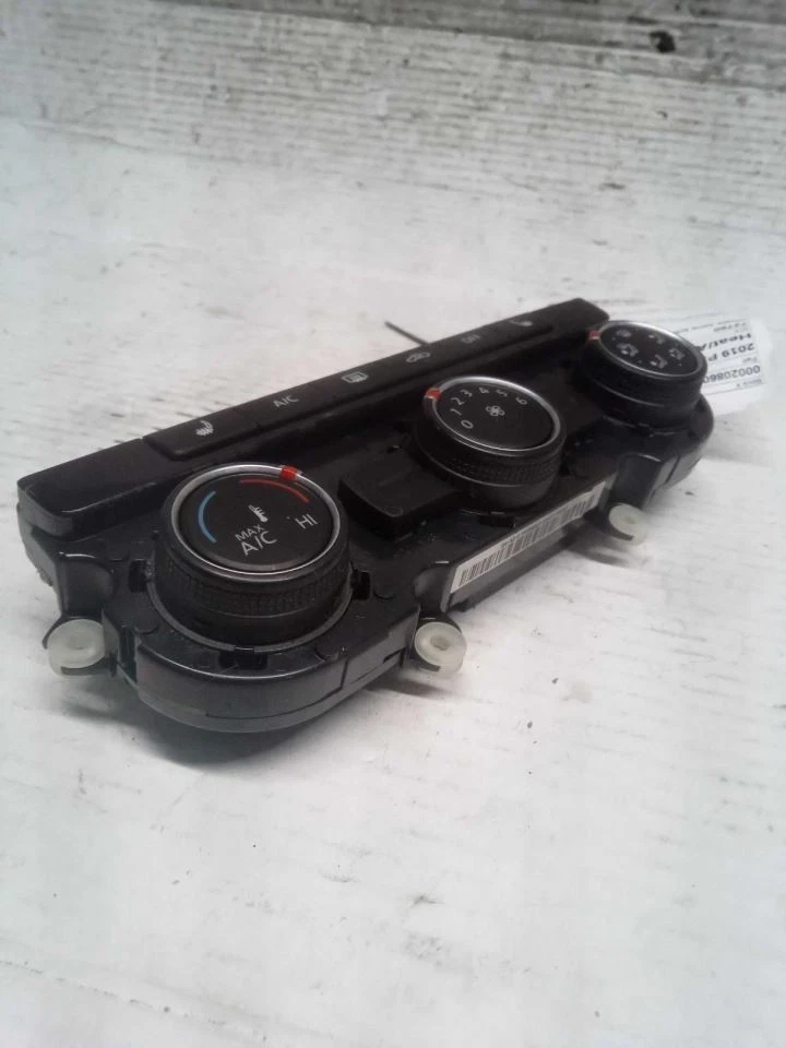 Temperature Control AC Heated Seats Single Zone Fits 16-17 TIGUAN 519551 - Image 2 of 4