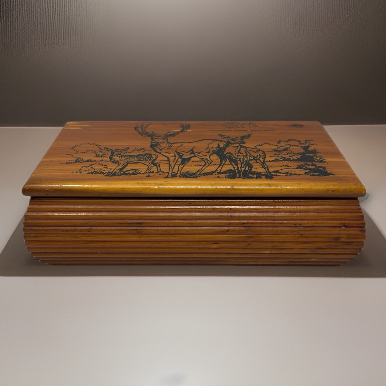 Stone Mountain Wooden Cedar Handcrafted Trinket Keepsake Ribbed Box Deer VTG MCM