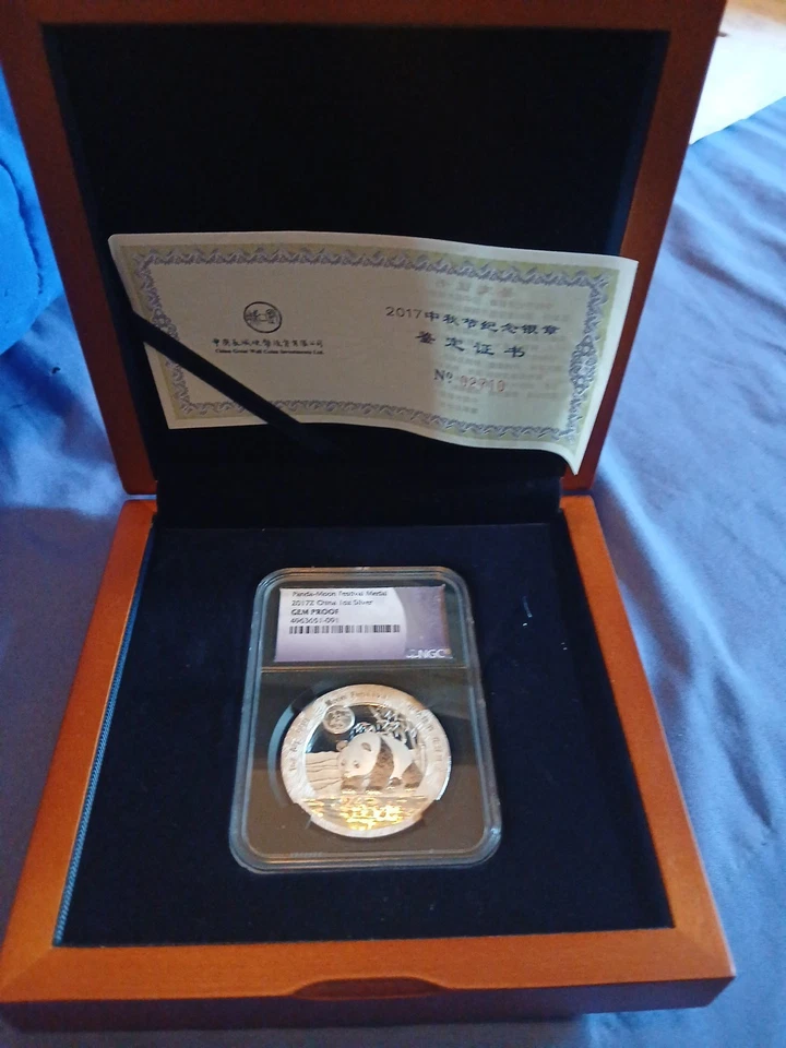 2017 Z Chinese Panda Gem Proof Coin 1oz 999 Fine Silver With Cert And Box - Image 4 of 4