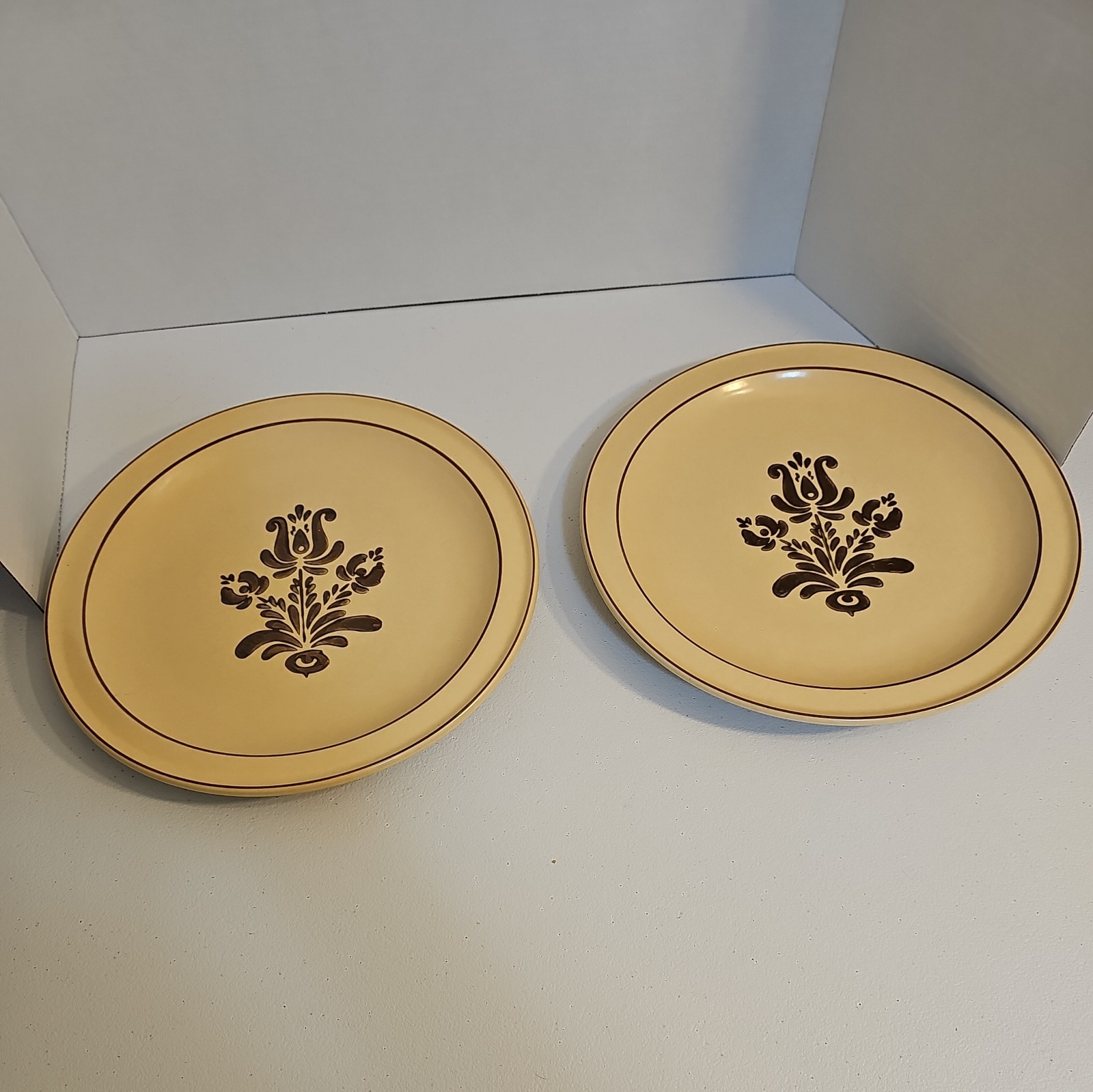 2 Vintage Pfaltzgraff Village Dinner Plate 10.5” Stoneware