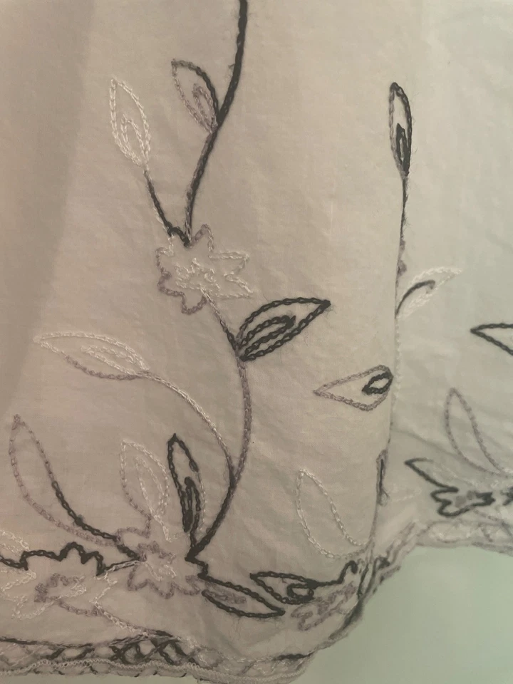 Womens White Embroidered Floral Cotton Skirt Elastic Waist & Tie Boho Hippie - Image 3 of 4