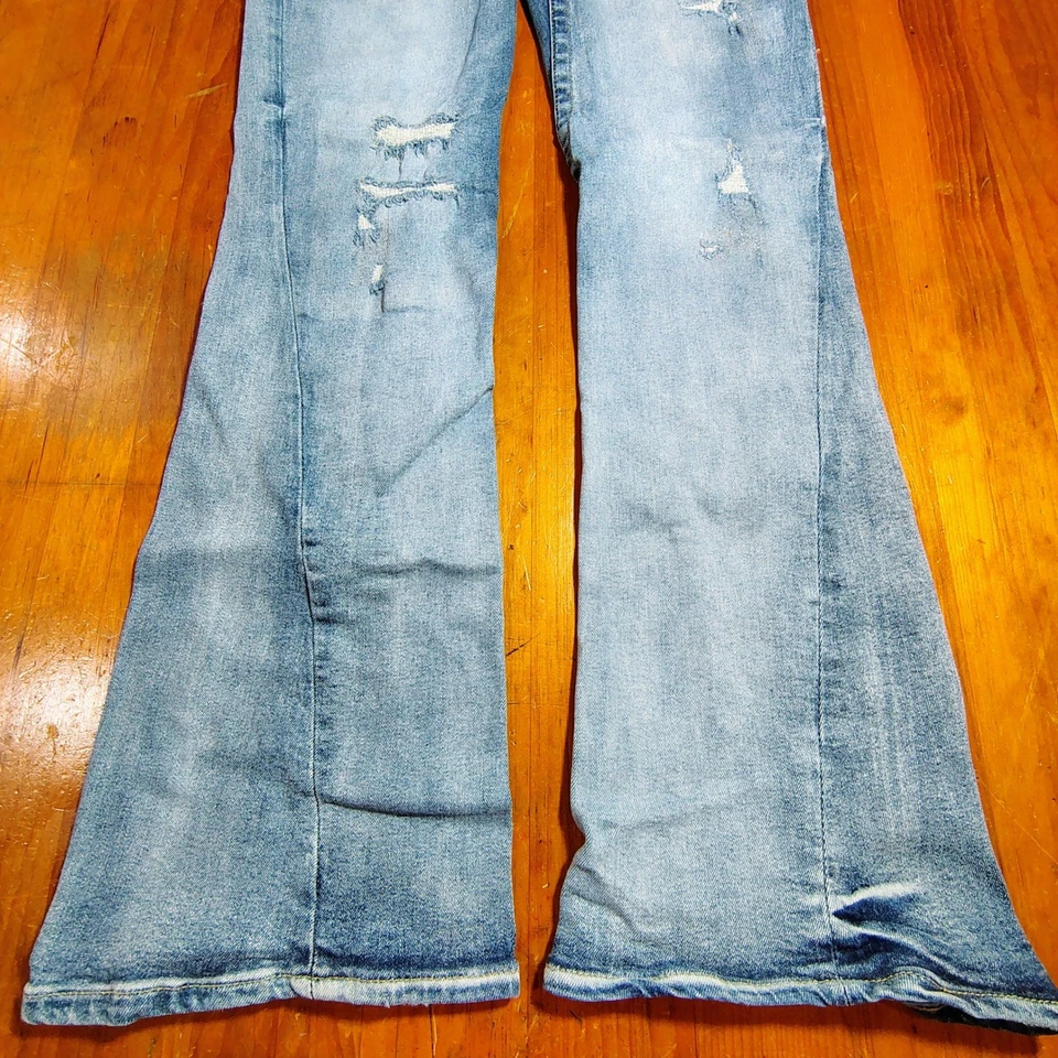 Женские расклешенные джинсы True Religion Joey со средней посадкой искусственно состаренные легкие вареные размер Y2K - Изображение 2 из 4