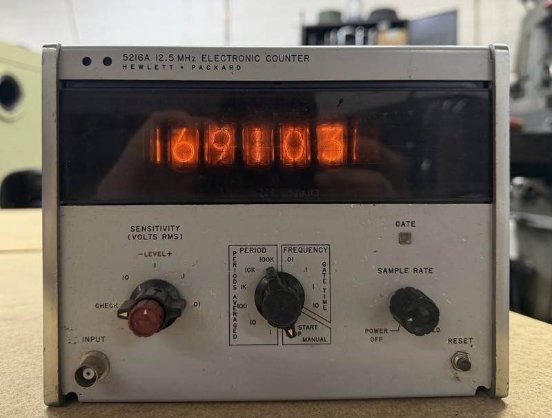 Hewlett Packard 5216A 12.5 Mhz Electronic Counter Nixie Tube Display