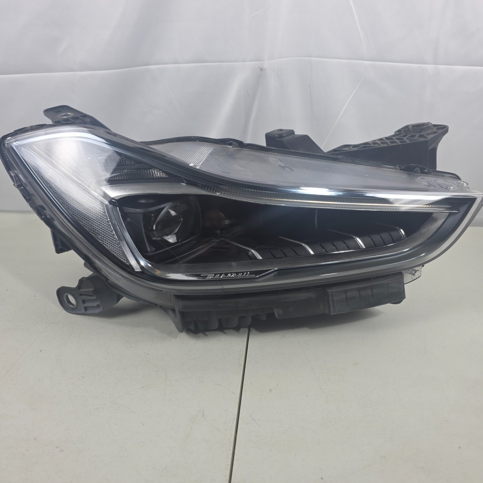 Maserati Ghibli Right Headlight P/N 00670100984