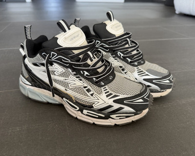 Off-White Be Right Back Sneaker in Größe 41