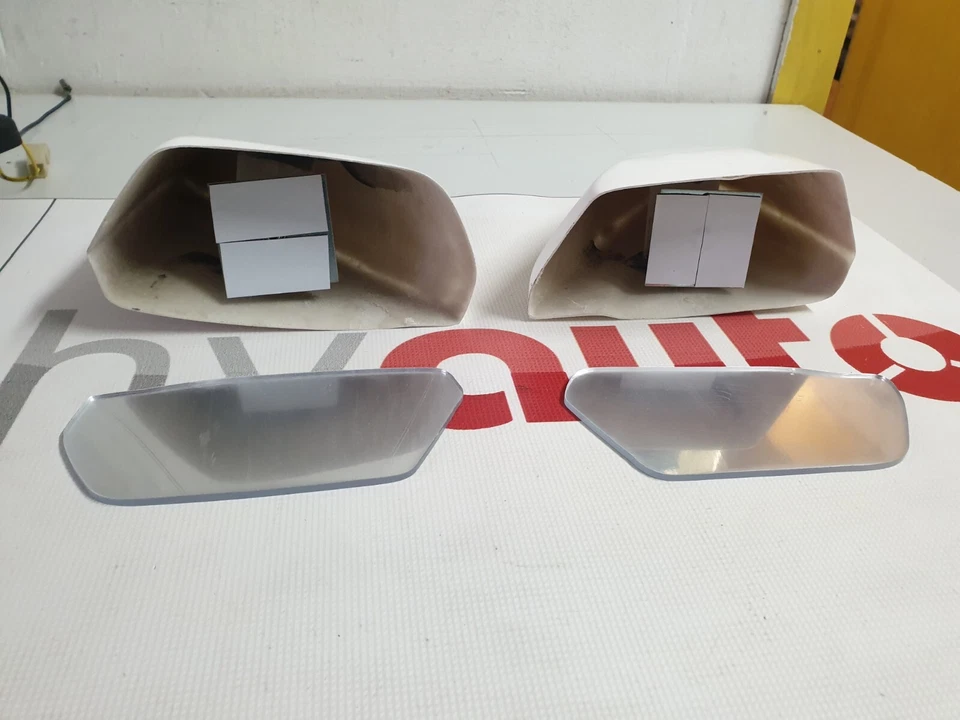 Juego de espejos retrovisores exteriores Lancia Delta Integrale & Evo grupo A hechos de GfK Foto 3 de 4