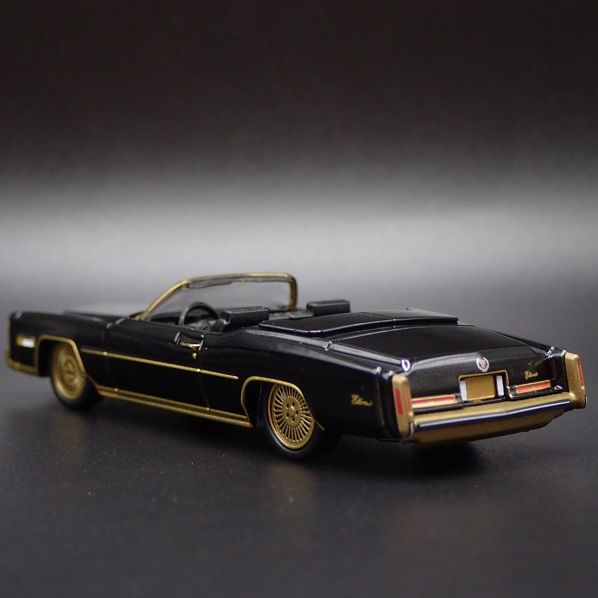 1956 Cadillac Eldorado　ローライダー　ミニカー ATLANTIS TOY & HOBBY INC. 1/32 1956 Cadillac Eldorado