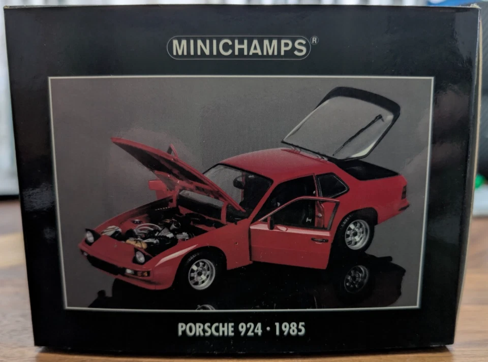 Minichamps 1/18 Scale Diecast 100 062120 - Porsche 924 1985 - Red - Image 3 of 4