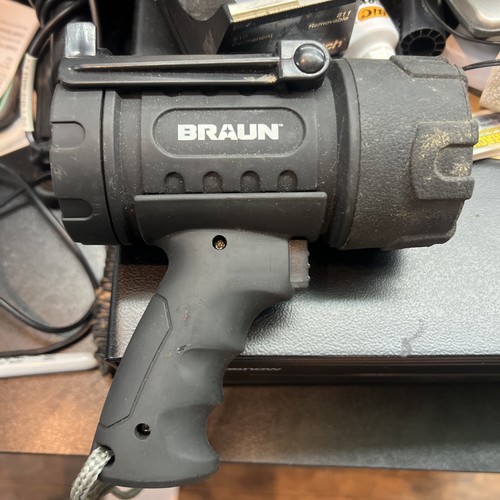 USB Rechargeable Spotlight 500 Lumens, Black - Picture 2 of 6