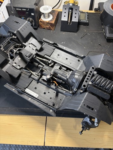 Axial SCX10.3 1:10 Slider. Comes with 2 speed servo and stainless steel screws.