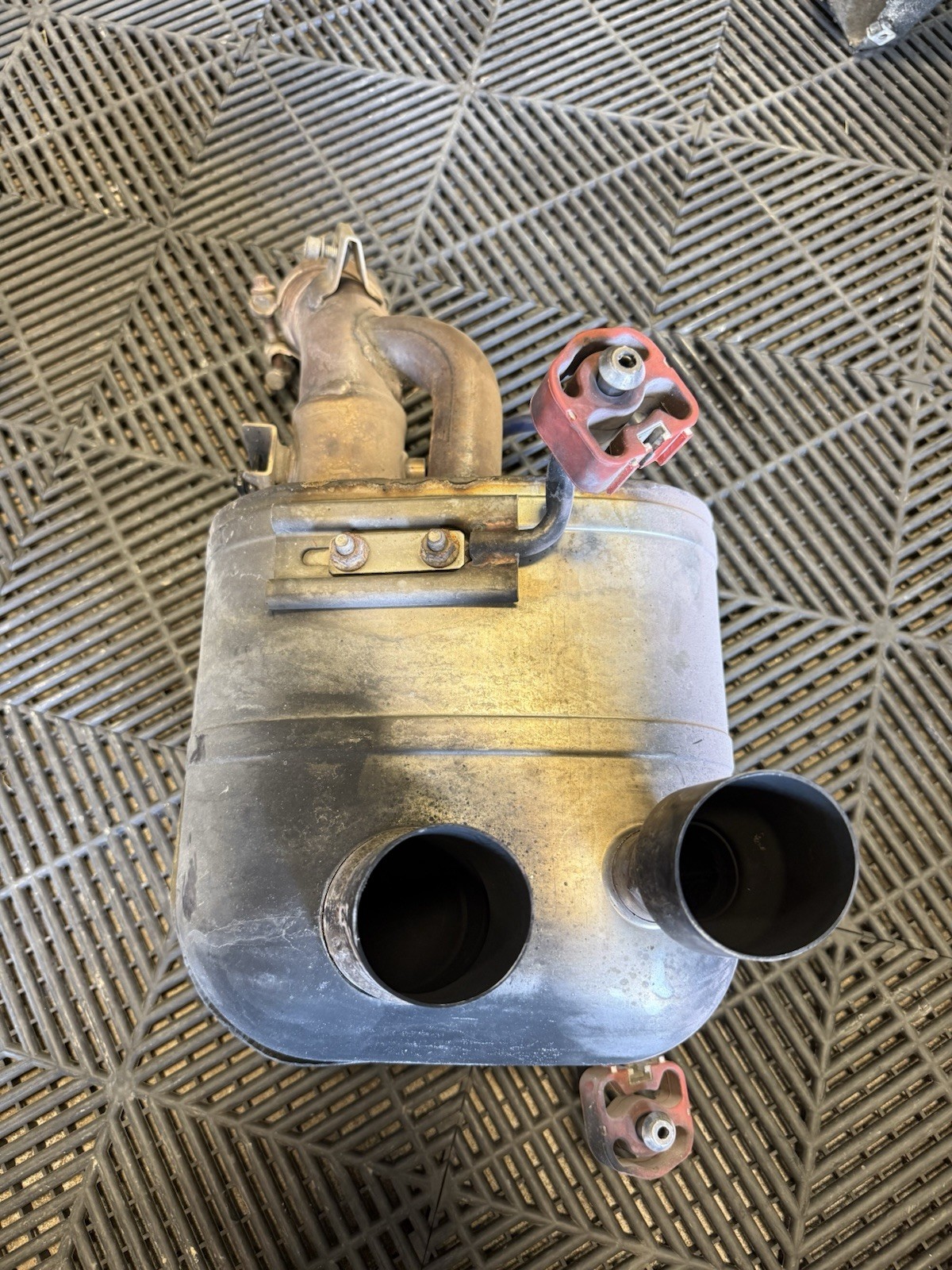 Rear Right Exhaust Muffler Silencer Tail Pipe 250495 OEM Ferrari California 2010