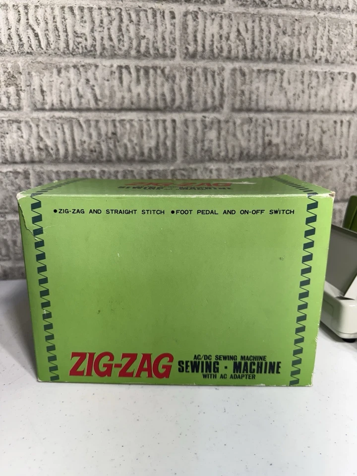 Máquina de coser infantil Unimark 1000 Zig Zag vintage en caja - excelente estado Foto 4 de 4
