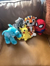 Mixed Lot of 16 Assorted Plush Stuffed Animals/Toys Variety of Brands and Sizes