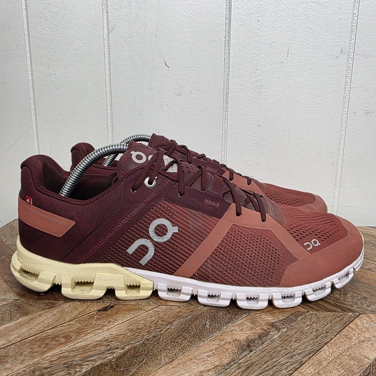 Mens On Cloudflow 2.0 Size 11 Rust Limelight Red Running  display picture 1