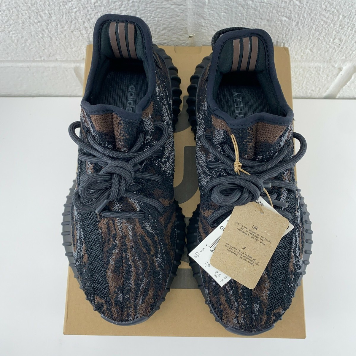 靴 YEEZY BOOST 350 V2 ADULTS Amazon.com | adidas Mens Yeezy Boost 350 V2 GW3774 MX Rock