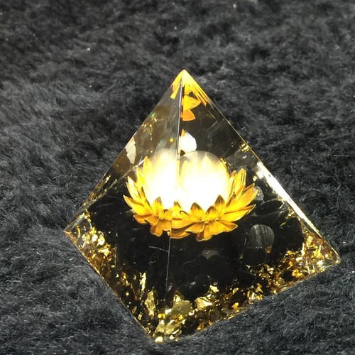 5*5*5cm Orgonite Pyramid , Chakra Energy quartz crystal healing 1pc - Picture 3 of 5