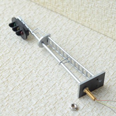 1 x O scale 1:48 cantilever block signal tower wired LEDs 3 aspects 12V silver